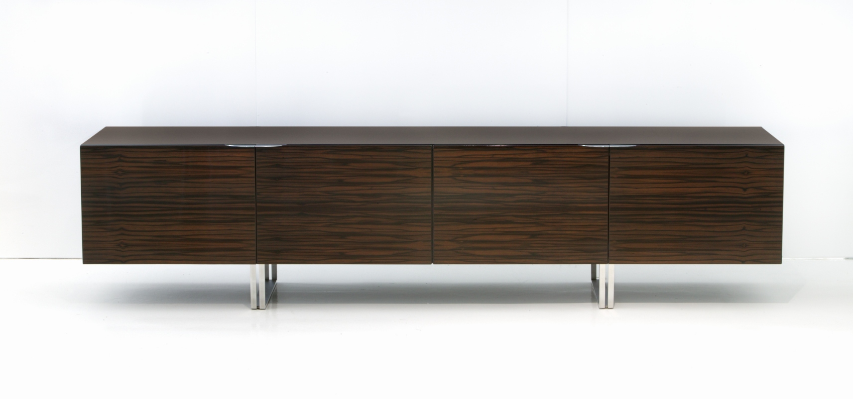 Pietari credenza