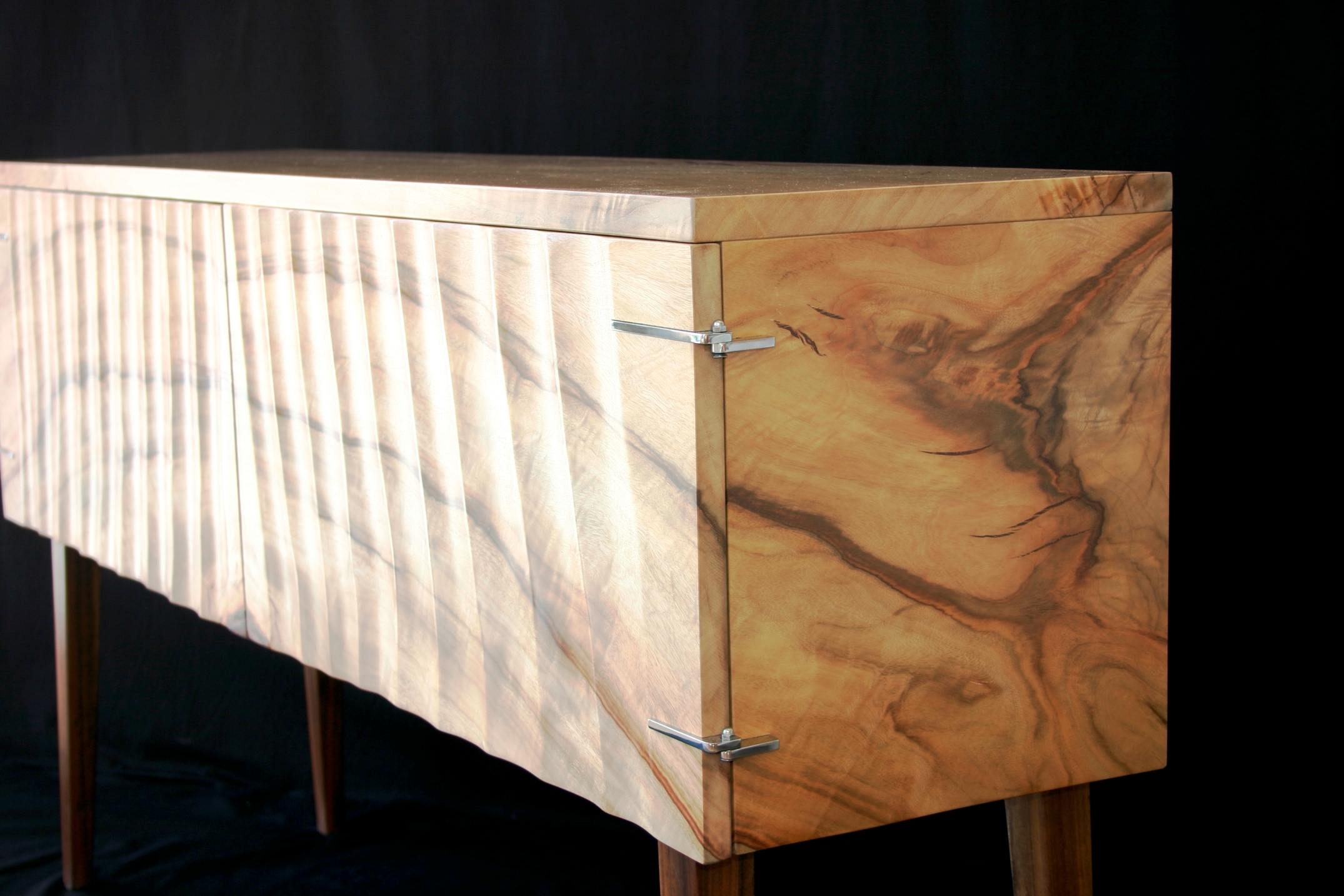 Sheer cabinet
